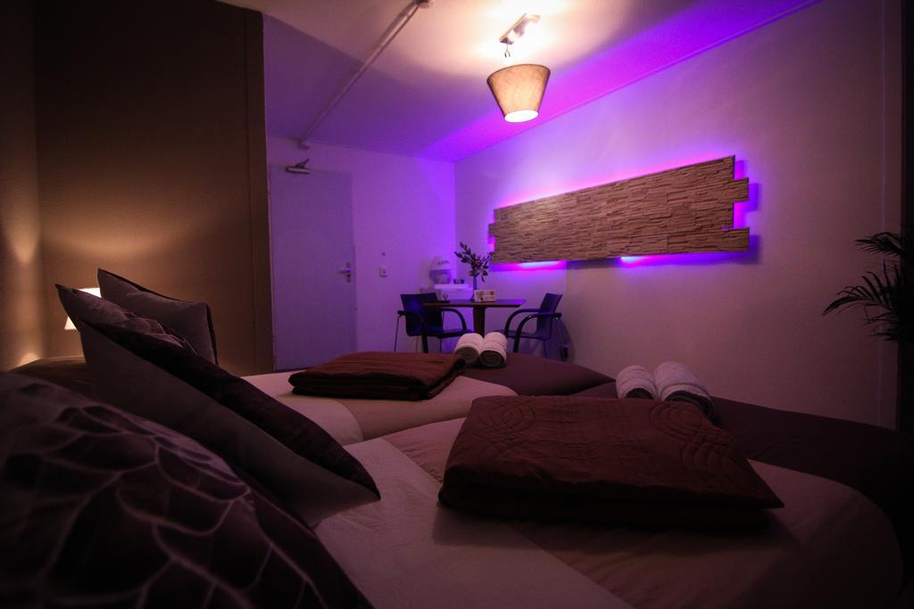 Het Wapen Van Pernis Hostel ภายนอก รูปภาพ