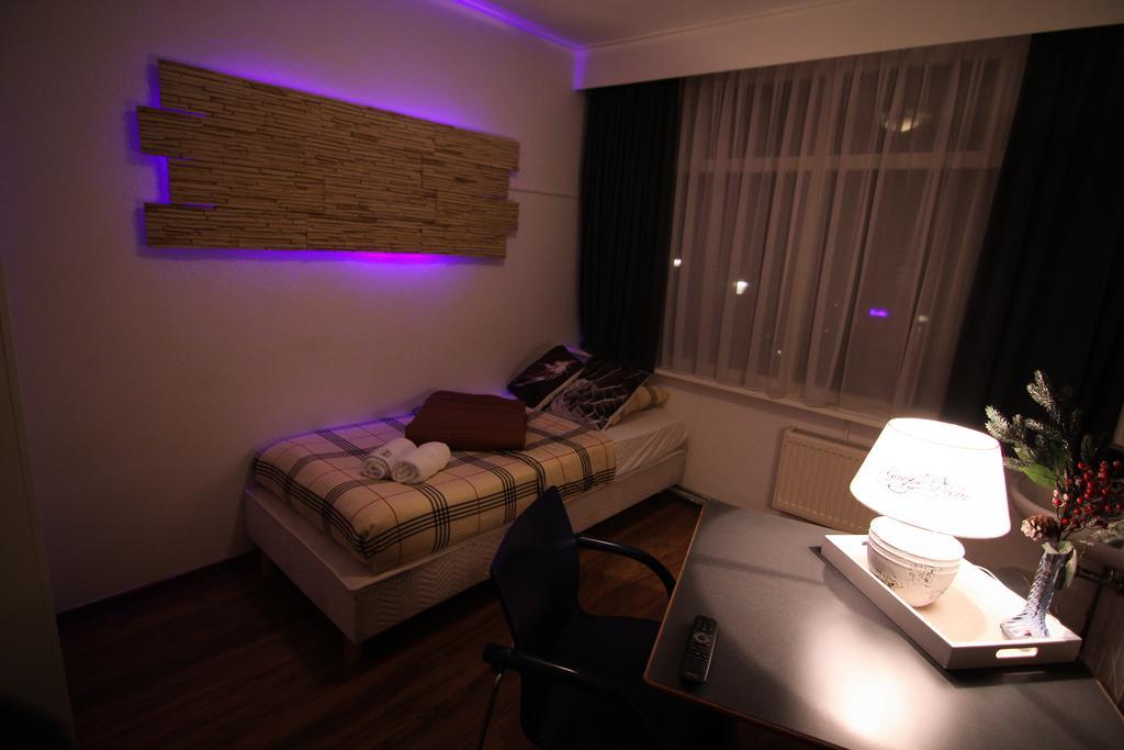 Het Wapen Van Pernis Hostel ภายนอก รูปภาพ