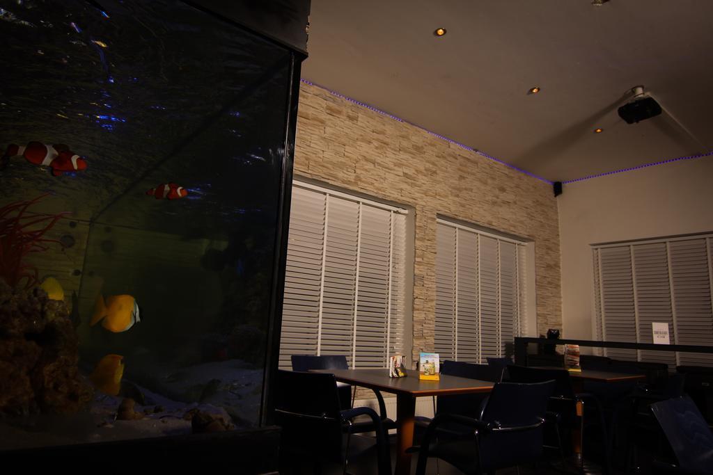 Het Wapen Van Pernis Hostel ภายนอก รูปภาพ
