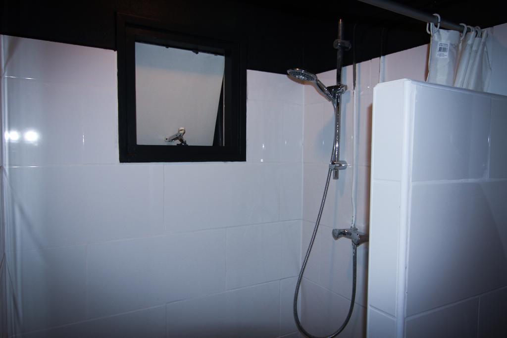 Het Wapen Van Pernis Hostel ภายนอก รูปภาพ