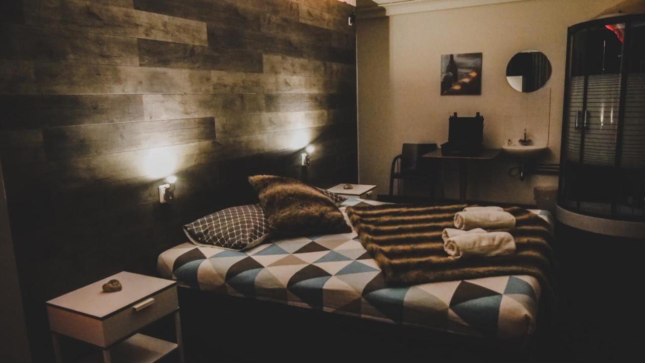 Het Wapen Van Pernis Hostel ภายนอก รูปภาพ