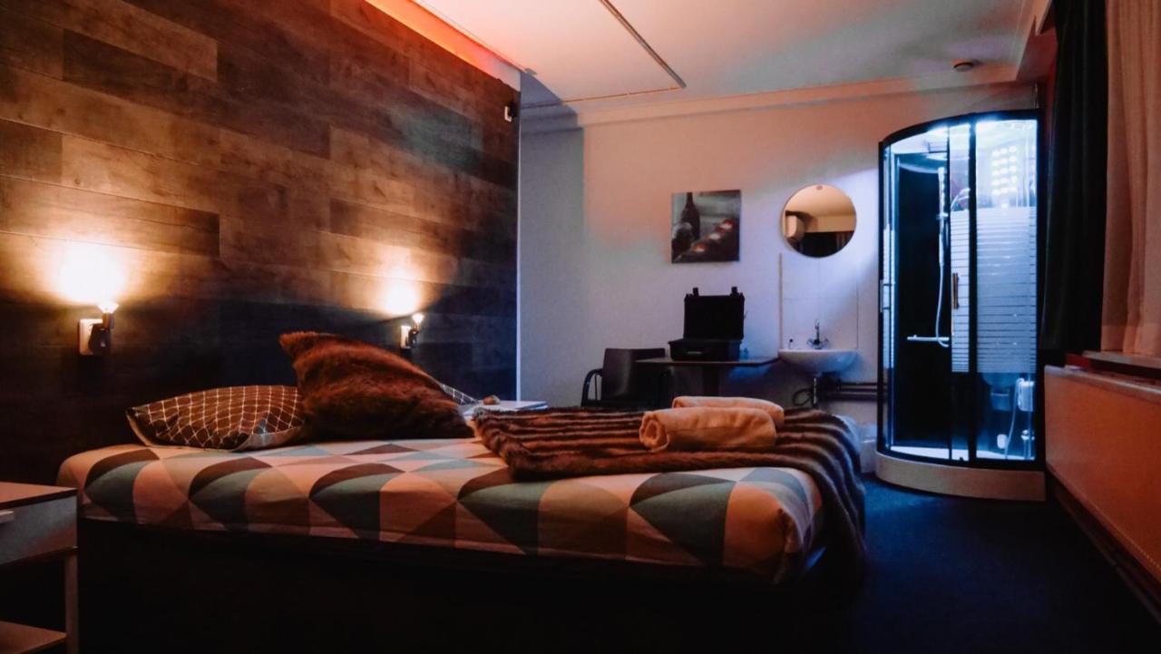 Het Wapen Van Pernis Hostel ภายนอก รูปภาพ