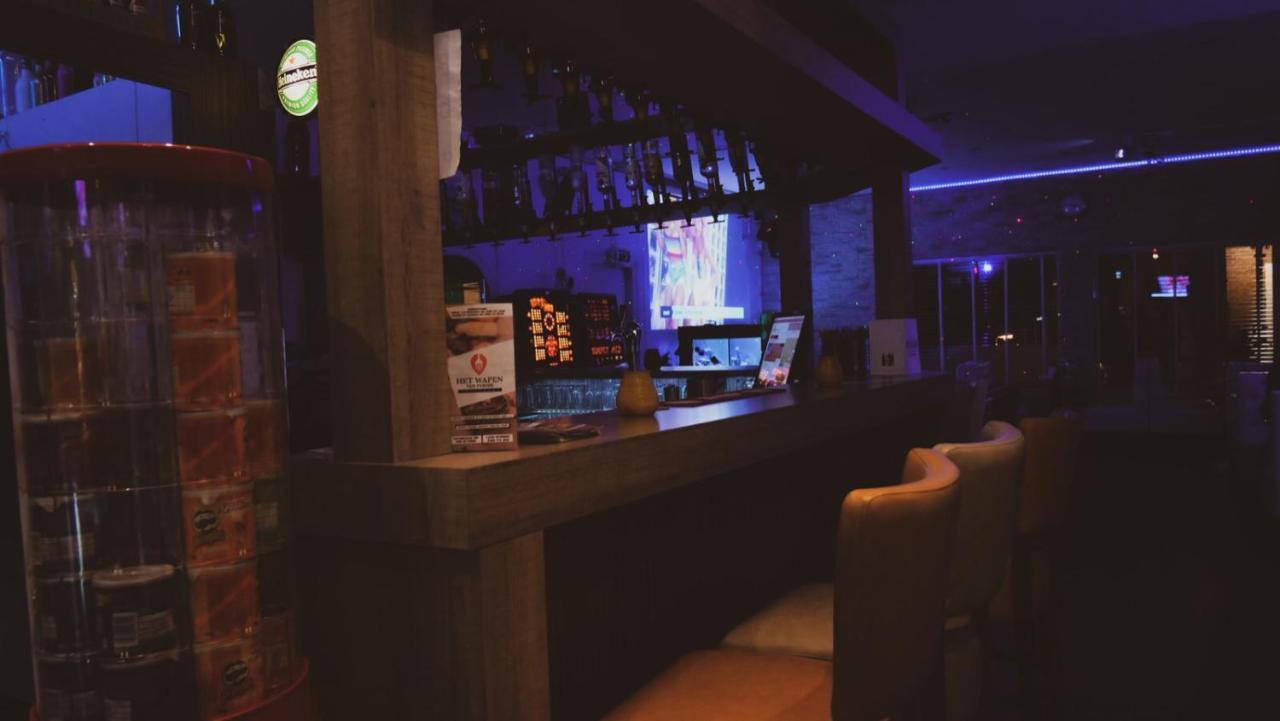 Het Wapen Van Pernis Hostel ภายนอก รูปภาพ