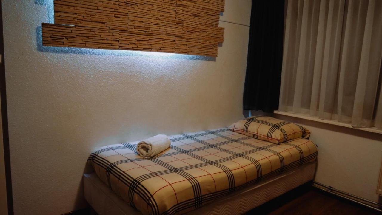 Het Wapen Van Pernis Hostel ภายนอก รูปภาพ